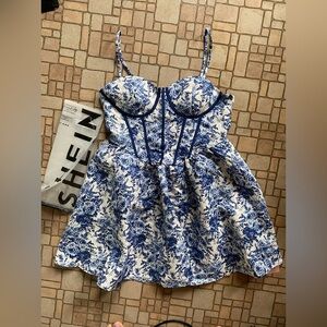 3 SHEIN dresses size large but I feel like this brand runs small